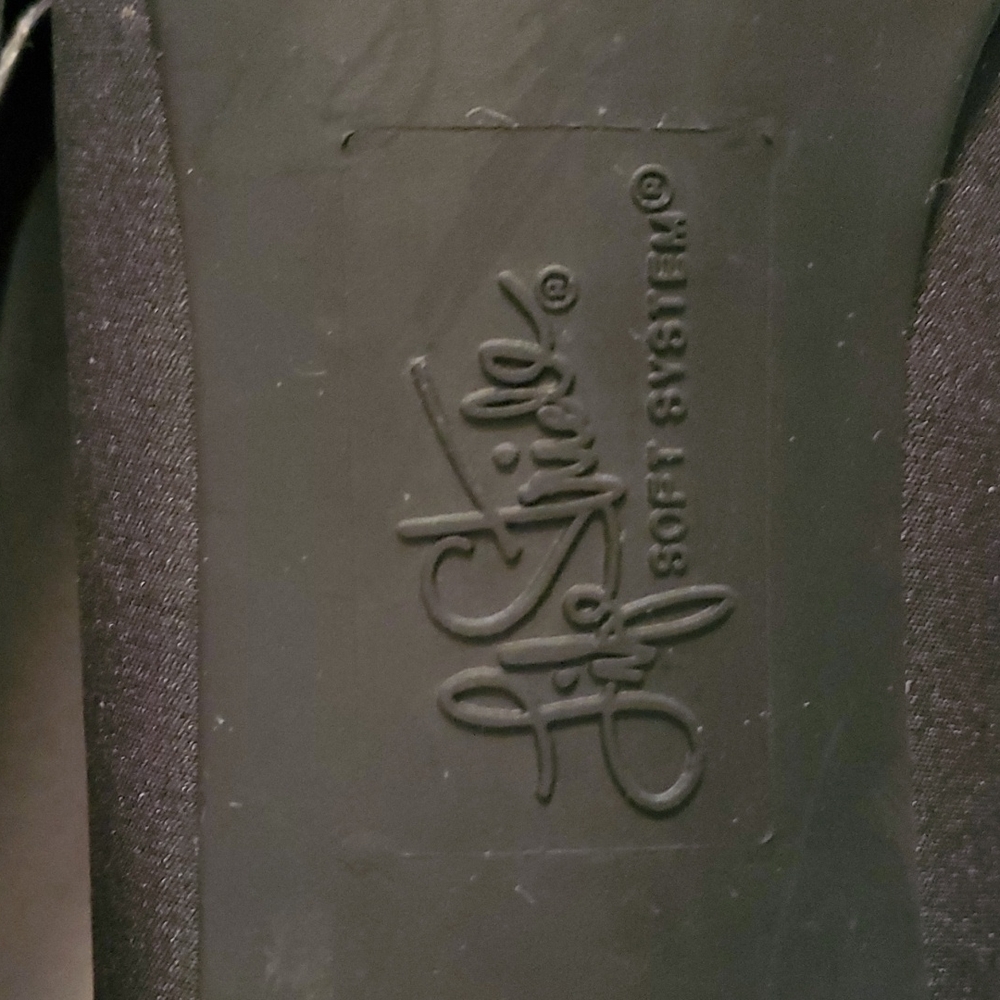 Size 10 black heels.   Open toe.  Life Stride. - Picture 5 of 5